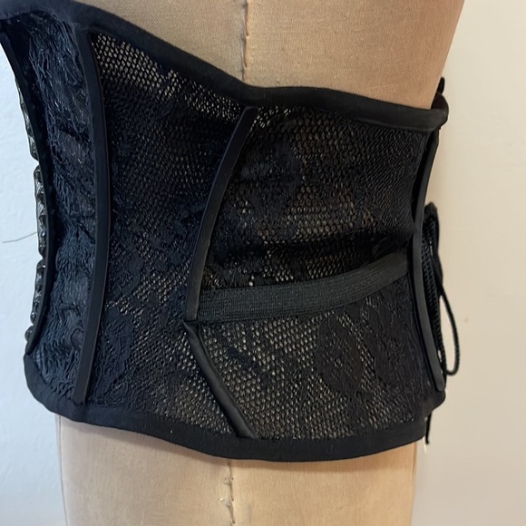 In Ernest Black Wide Lace Corset Belt main image 6